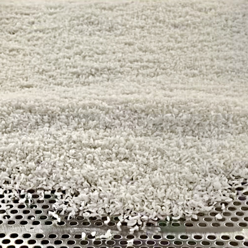 How can uneven dispersion be avoided during the processing of transparent filling masterbatch?